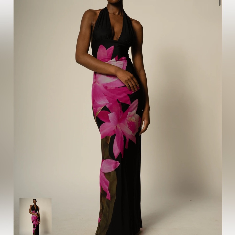 437 Adriana maxi dress in black with pink flower